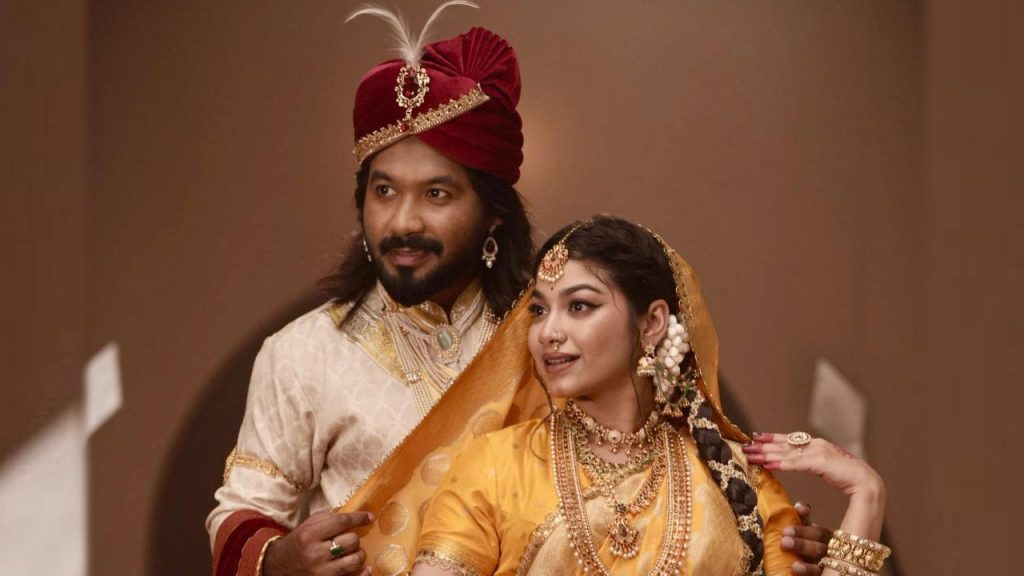 হঠাৎ রাজকীয় লুকে পলাশ-ইভানা!