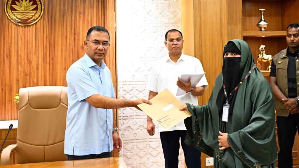 চাকরি পেলেন জুলাইয়ের শহীদ ও আহত পরিবারের ১০ সদস্য