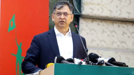 সংবিধানে প্রধানমন্ত্রীর মেয়াদ হবে সর্বোচ্চ দুইবার : স্বরাষ্ট্রমন্ত্রী