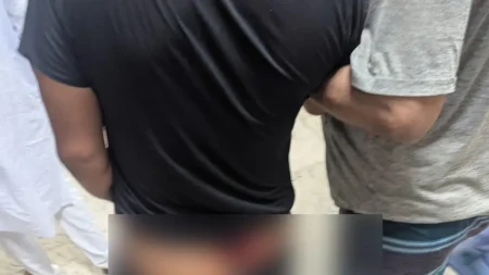 যাত্রাবাড়ীতে পুলিশ বক্সের সামনে ককটেল বিস্ফোরণ, অটোরিকশাচালক আহত Jatcoktel