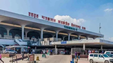 ১৩৪ ফ্লাইট বাতিল, আটকেপড়া যাত্রী ২০ হাজার ছাড়াল Biman6445SS 1780622