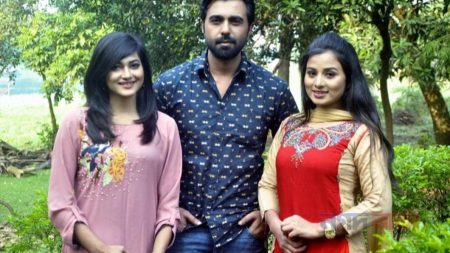 ত্রিভূজ প্রেমের গল্পে অপূর্ব, নীহা ও বর্ষণ ss img 17913566041864